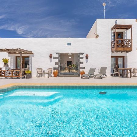 Cuarto Botanico Studio - Shared Pool - Central Island Location - 10 Mins Drive To Famara And La Santa Tiagua ภายนอก รูปภาพ